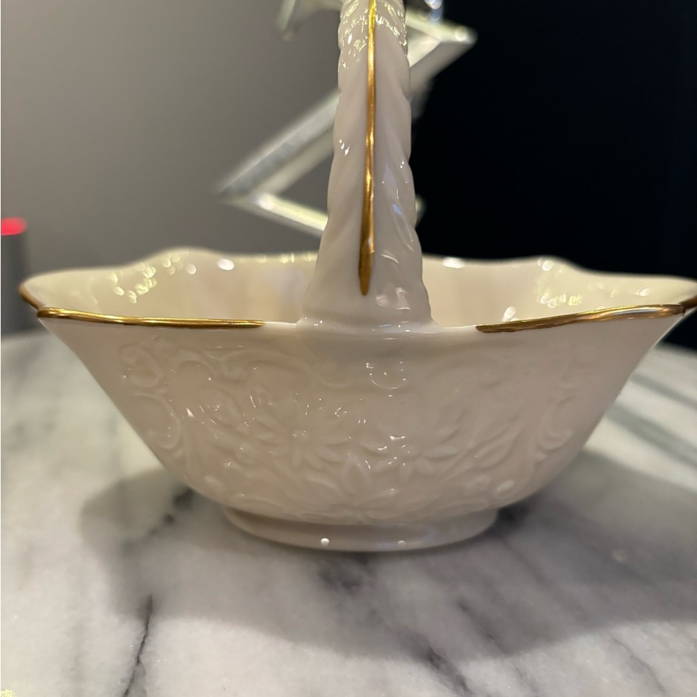 Lenox basket